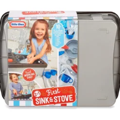 first sink and stove - primo piano cottura con lavandino con accessori