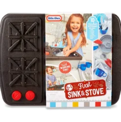 first sink and stove - primo piano cottura con lavandino con accessori