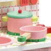 la cucina in legno rosa di lila