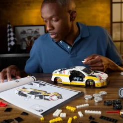 mattel brick shop hot wheels - audi r8 lms