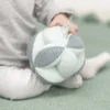 palla attività con sonaglio lapidou in peluche verde menta - 15cm