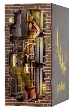 tiny adventures - book nook - harry potter diagon alley