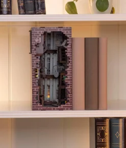 tiny adventures - book nook - harry potter diagon alley