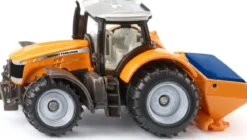 trattore massey ferguson with salt spreader